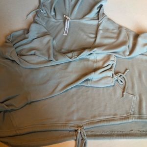 Free people sweatshirt